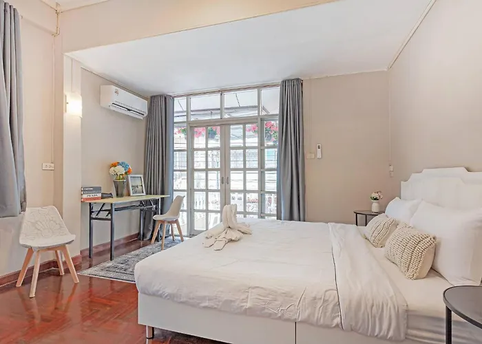 度假居 Large House In The Middle Of Sukhumvit 22 For Family *