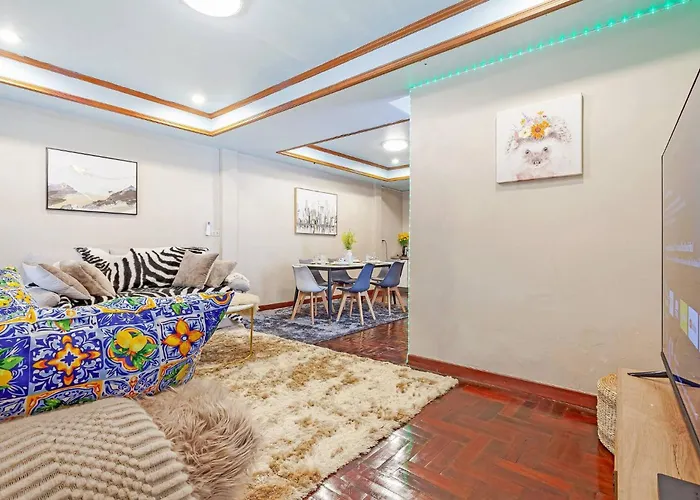 Large House In The Middle Of Sukhumvit 22 For Family 曼谷