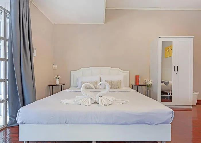 Large House In The Middle Of Sukhumvit 22 For Family * 曼谷