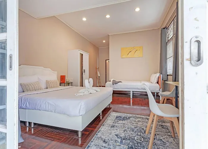 Large House In The Middle Of Sukhumvit 22 For Family 曼谷
