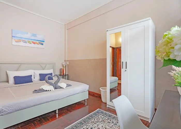 Large House In The Middle Of Sukhumvit 22 For Family * 曼谷