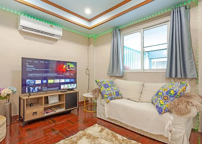 Large House In The Middle Of Sukhumvit 22 For Family 曼谷