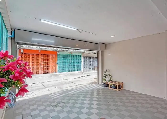Large House In The Middle Of Sukhumvit 22 For Family 曼谷